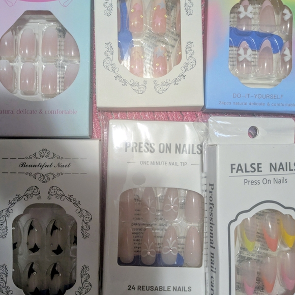 Assorted Press-On Nail 28 Sets - Picture 2 of 9